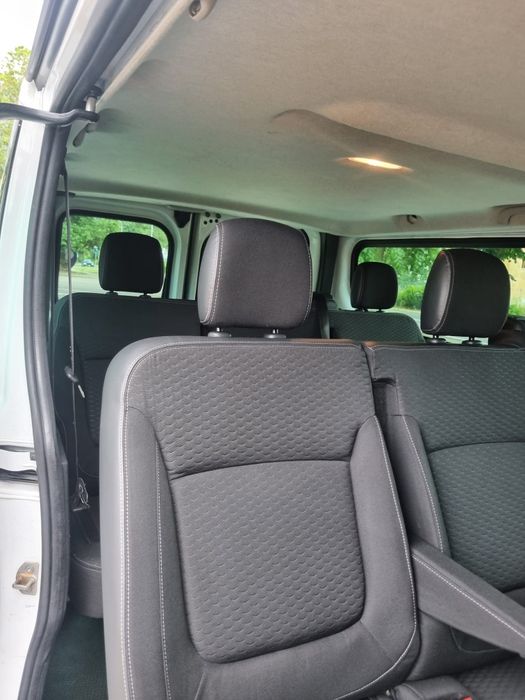 Opel Vivaro 2017r. Long 9 osobowy