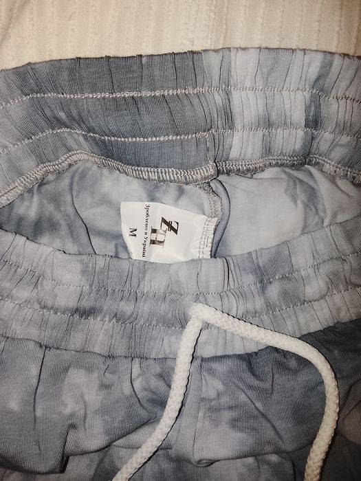 Продам, жіночий костюм .