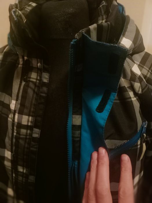 Ciepła zimowa kurtka idealna na śnieg, narty, sanki rozm. 146