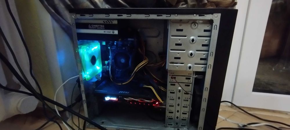 Компьютер с монитором