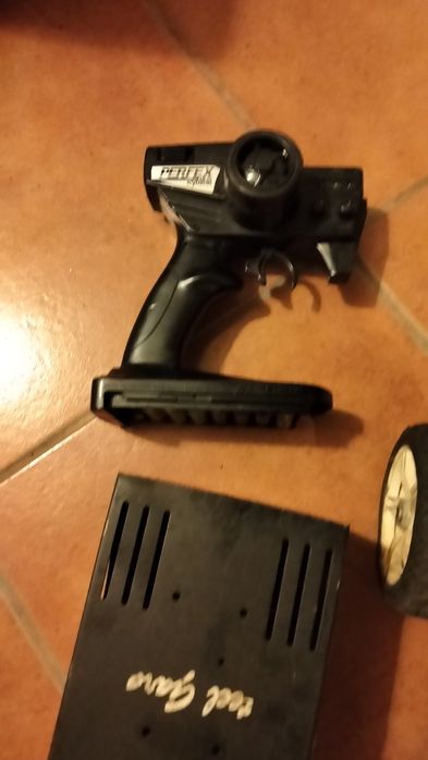 Carro rc 1.8 a gasolina