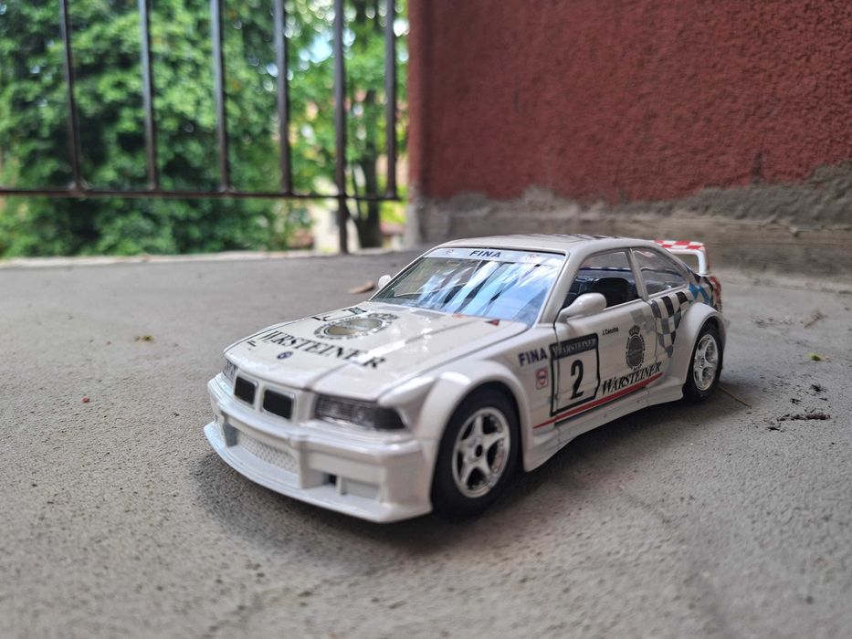 BMW M3 E36 GTR 1:24 bburago model samochodu