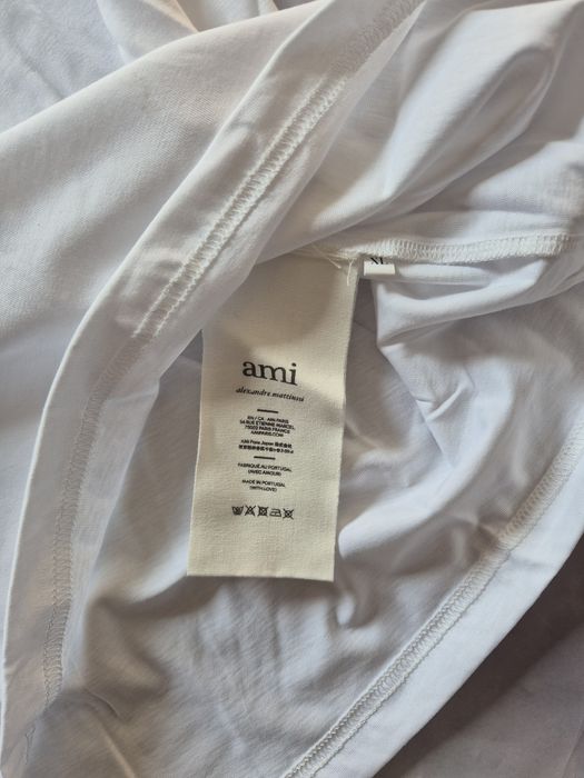 Stock de t-shirts AMI