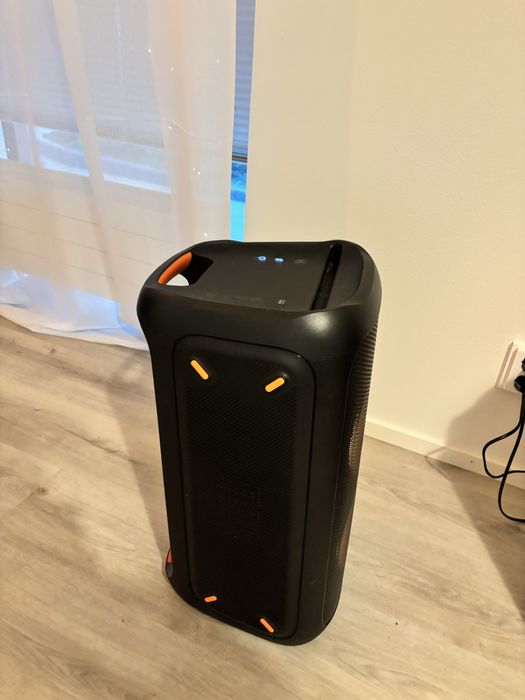 JBL partybox 100