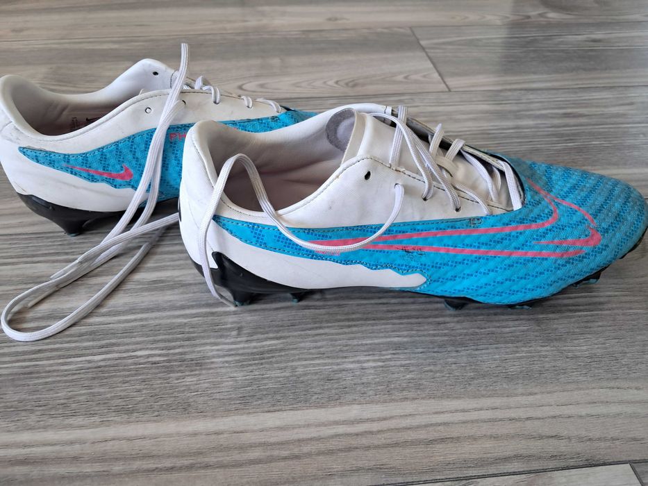 Buty do piłki nożnej korki rozm 42-43 Nike
