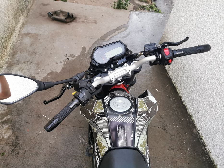 Vendo/troco Benelli TNT 125 (250CC)