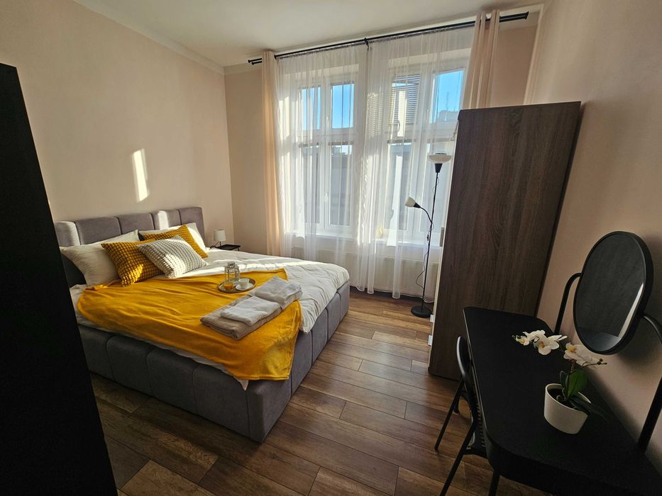 Do wynajecia na doby piękny duży apartament w Kraków- Centrum do 7 os. Terminy: