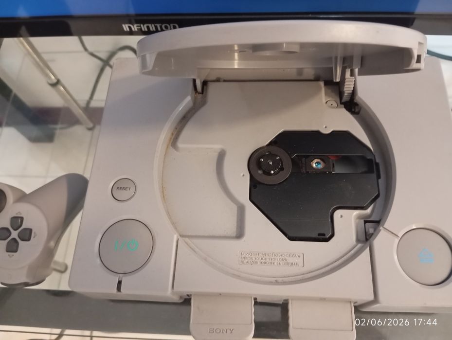 Playstation 1 muito conservado