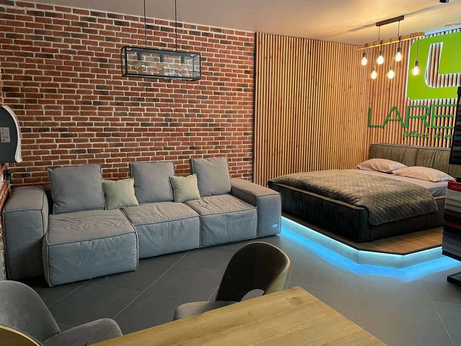 Помещение 102 кв.м. по красной линии возле ст.м. Центральный рынок