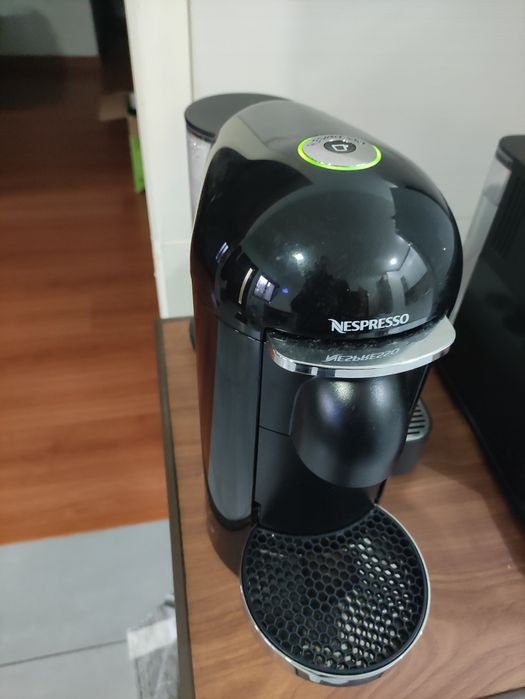 Máquina de café Nespresso Vertuo automática