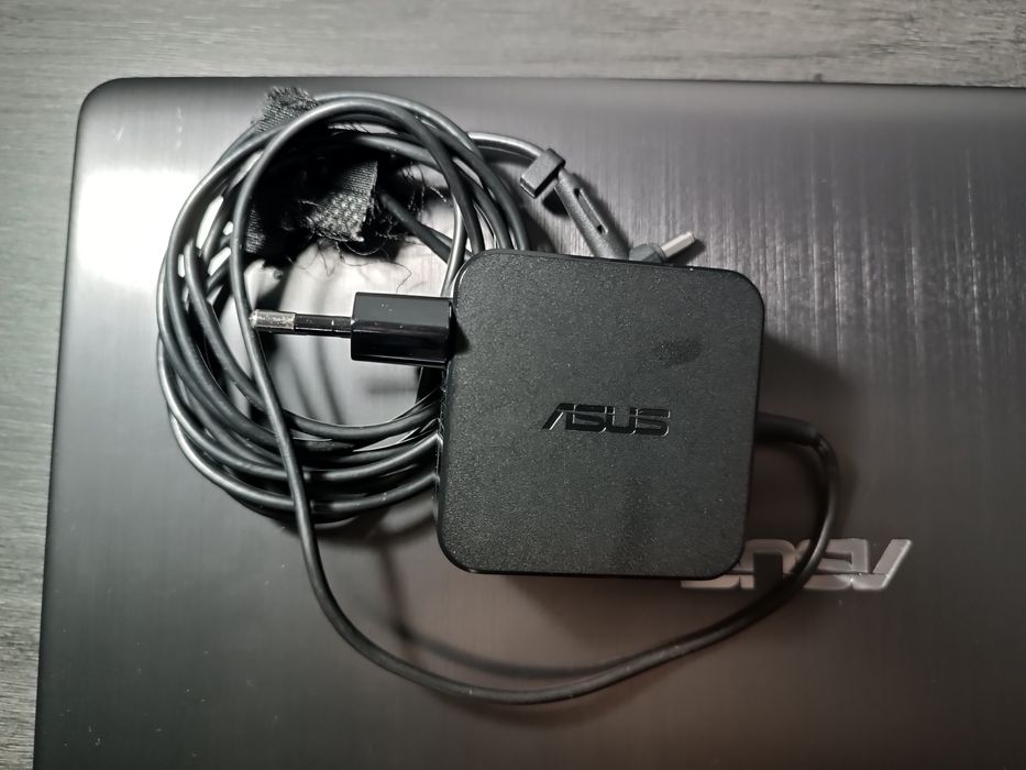 ASUS Vivobook S15 X530UF