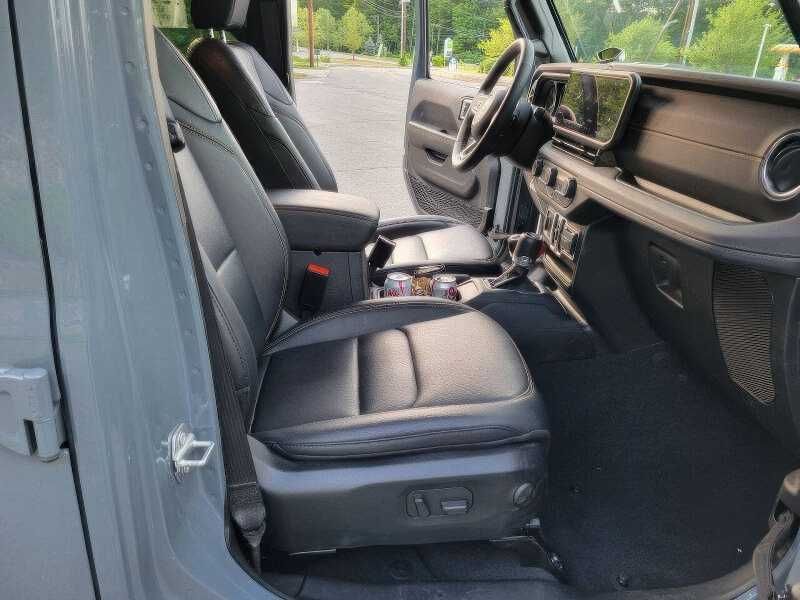 2024 Jeep Wrangler Sahara 4xe
