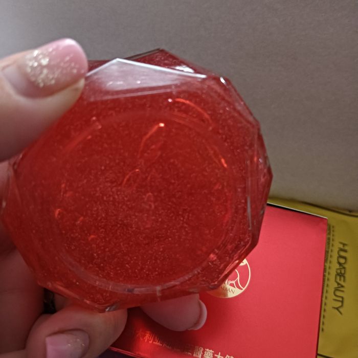 Krem do twarzy ze smoczą krwią