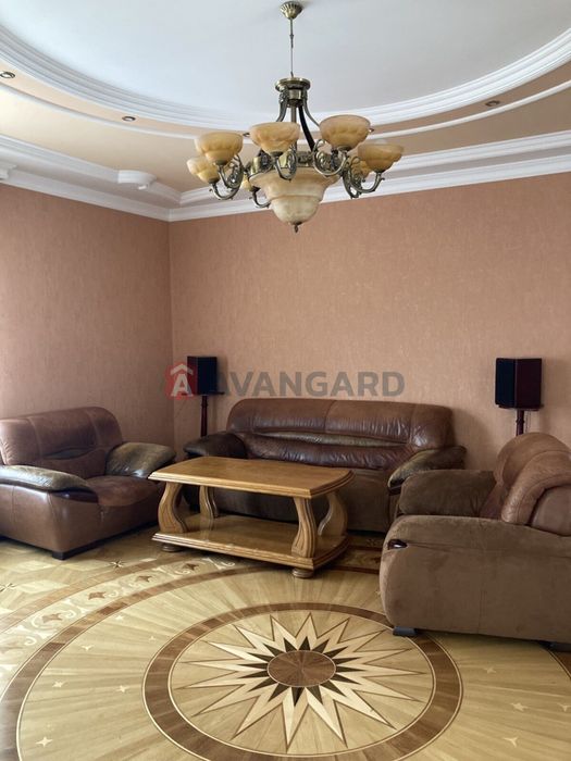 Продаж двоповерхового будинку с. Сонячне, вул. 8 Березня.