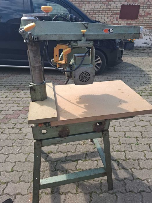 Piła radialna DEWALT