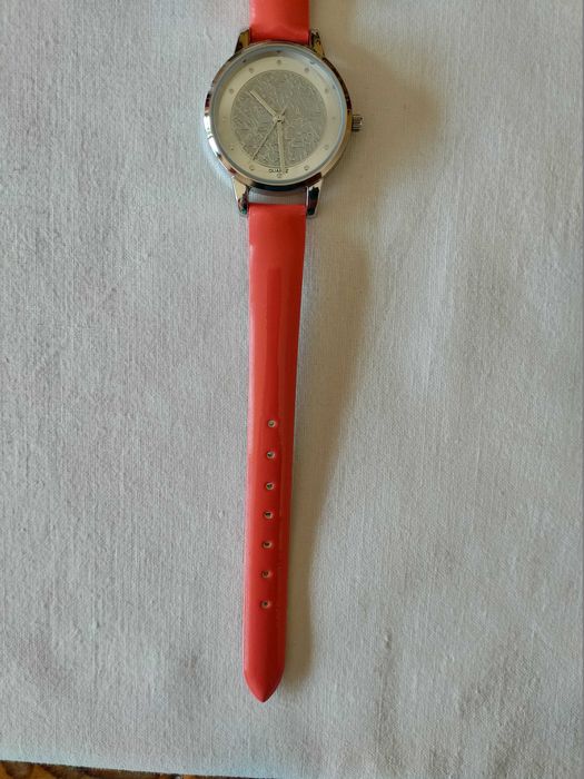 Avon Zegarek damski FRIDA WATCH - RED nowy #66
