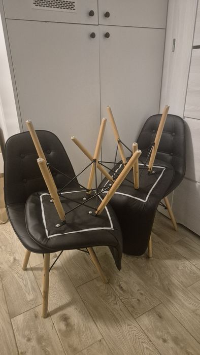 Zestaw 5 krzesleł