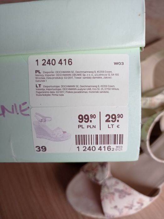 Sandały na koturnie r.39