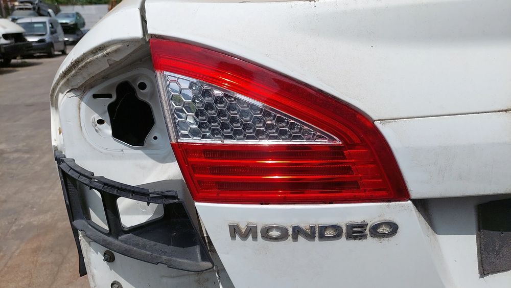 Farolim da mala esquerdo FORD Mondeo IV (BA7)