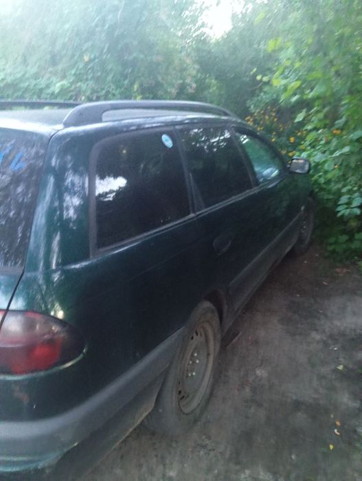 Продам Авенсис 2001г