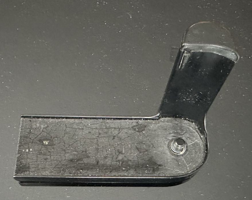 Sprzedam handgrip Leica 14405. Stan używany dobry. Widać ślady użytkowania