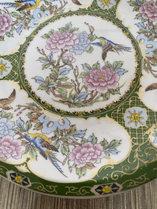 Prato de porcelana japonesa antiga