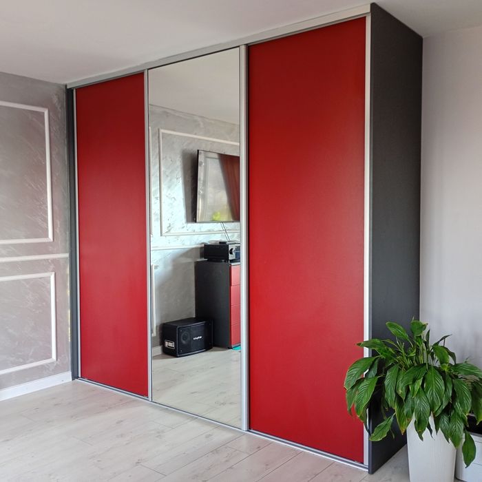 Sprzedam duża szafę