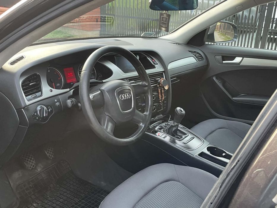 Audi A4 B8 2.0 143km 2008r