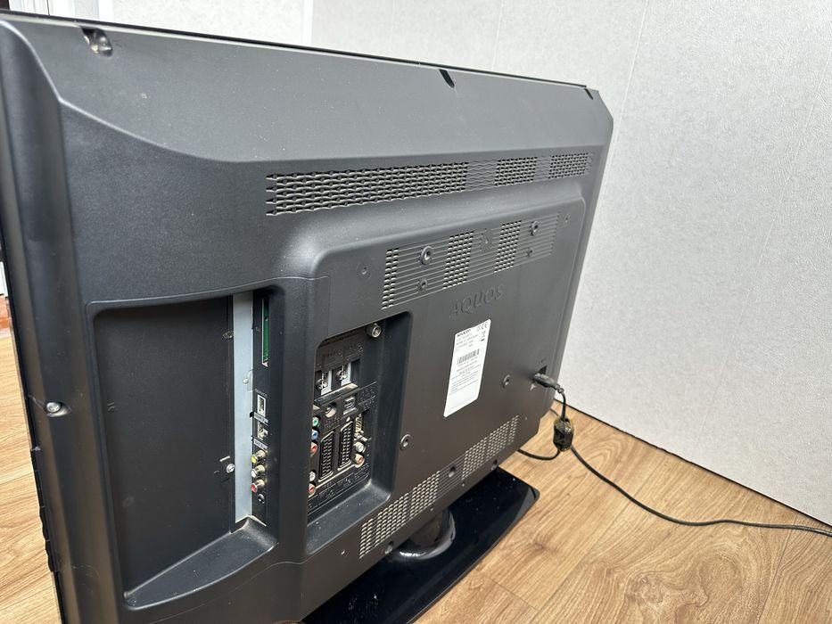 Телевізор   SHARP   б/в