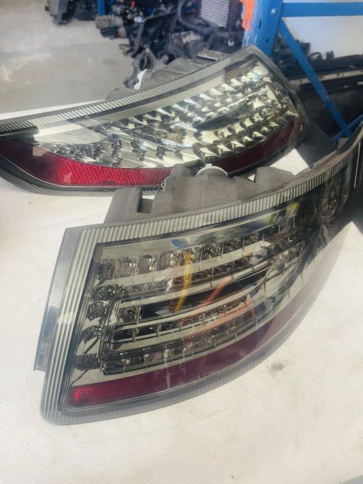 Varios farois automoveis disponiveis