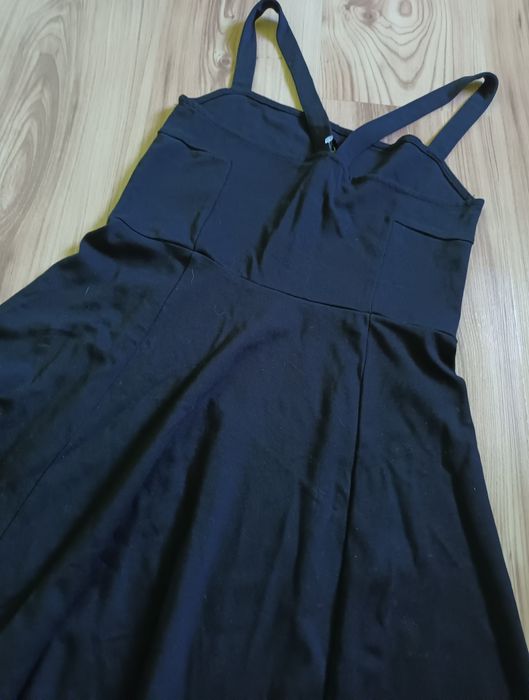 Nowa czarna rozkloszowana sukienka H&M Divided S