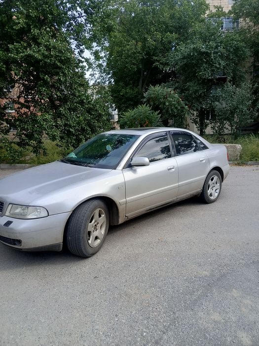Продаєця автомобіль ауді А4 б5   2.5 тді