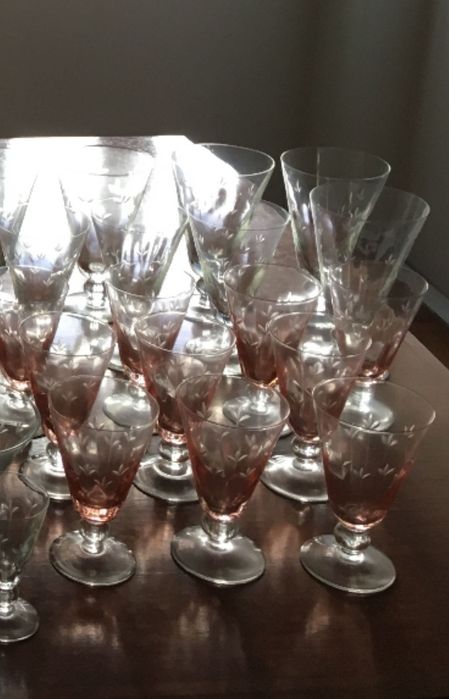 Serviço de vidros lapidado-antigo