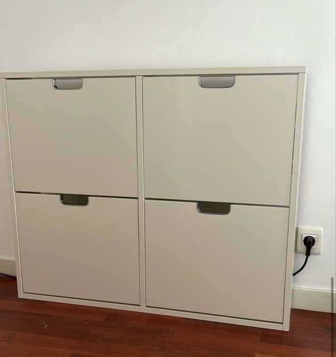 Sapateira IKEA em boa condição