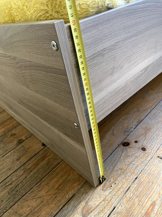 cama casal ikea com colchão + mesinhas cabeceira