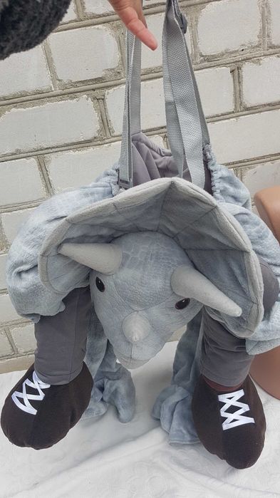 Дитячий карнавальний маскарадний костюм динозавра трицератопса