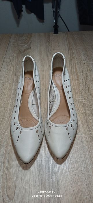 Продам женские туфли
