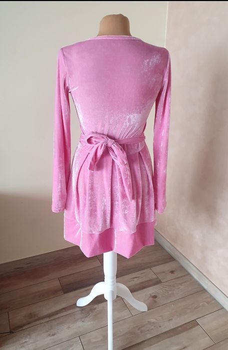 Sprzedam sukienke welurowa