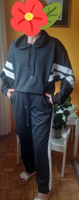 Czarny dres rozm. L z kapturem