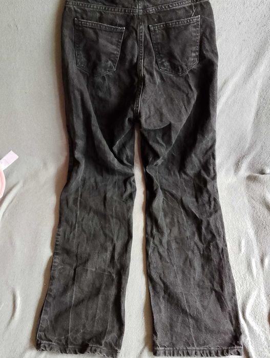 Jeansy dzwony damskie.