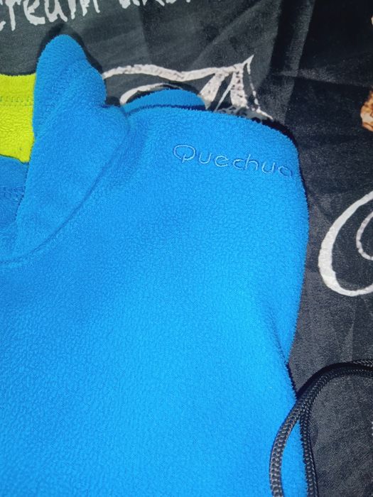 Camisola Quechua 9/10 anos
Usada mas estimadaCamisola Quechua 9/10 ano