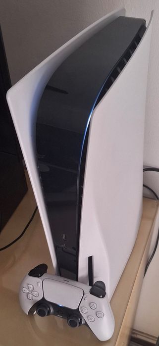 PS5 Standard 825 GB + Comando DualSense