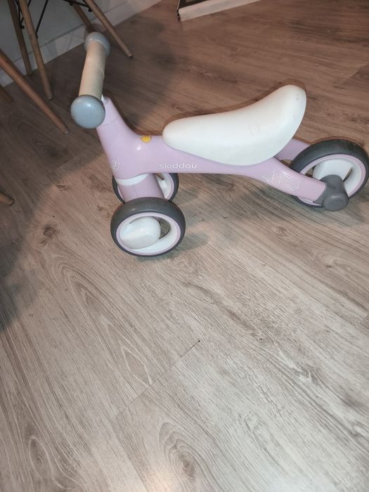 Skiddou Jeździk dla dzieci