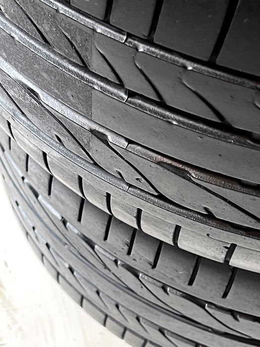 Pneus Bridgestone Potenza RE050 - 275/35/19 - Excelentes