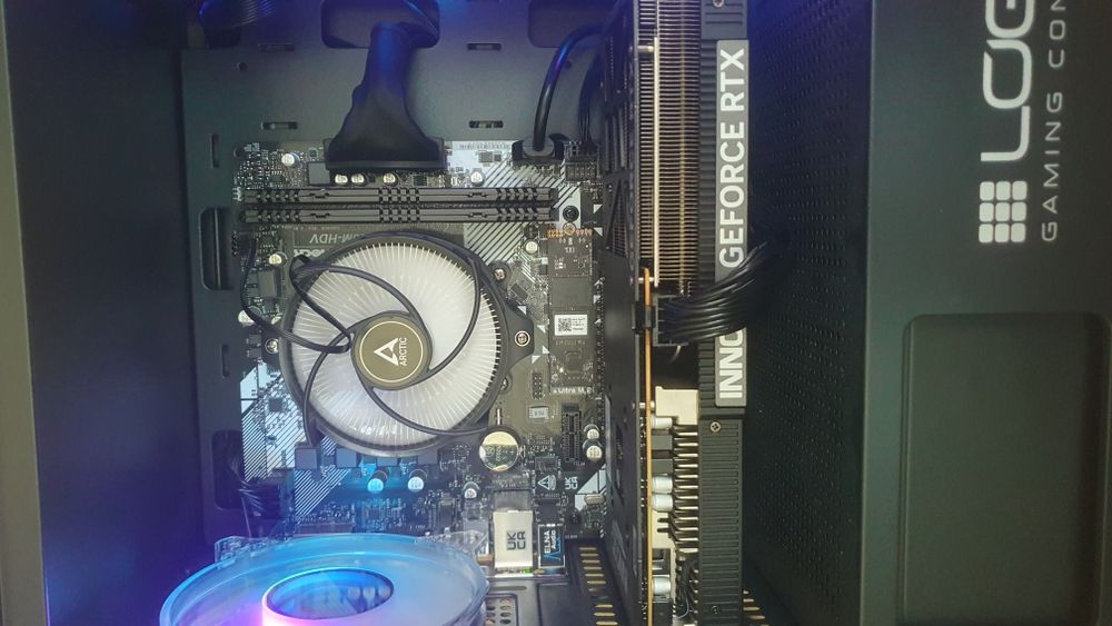 Komputer do gier RTX 5060 Ryzen 5 5500 32 GB RAM