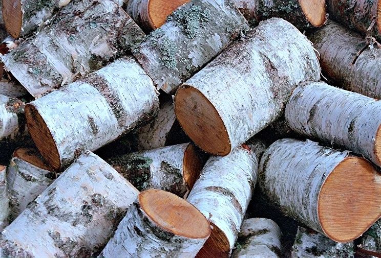 Дубові рубані здоставкою дрова.