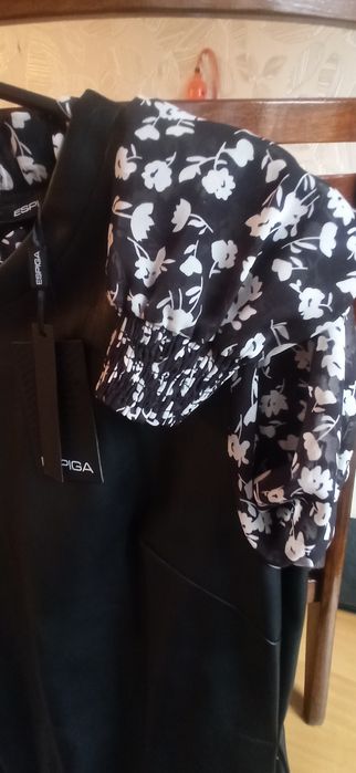 Сучасна сукня "під шкіру"