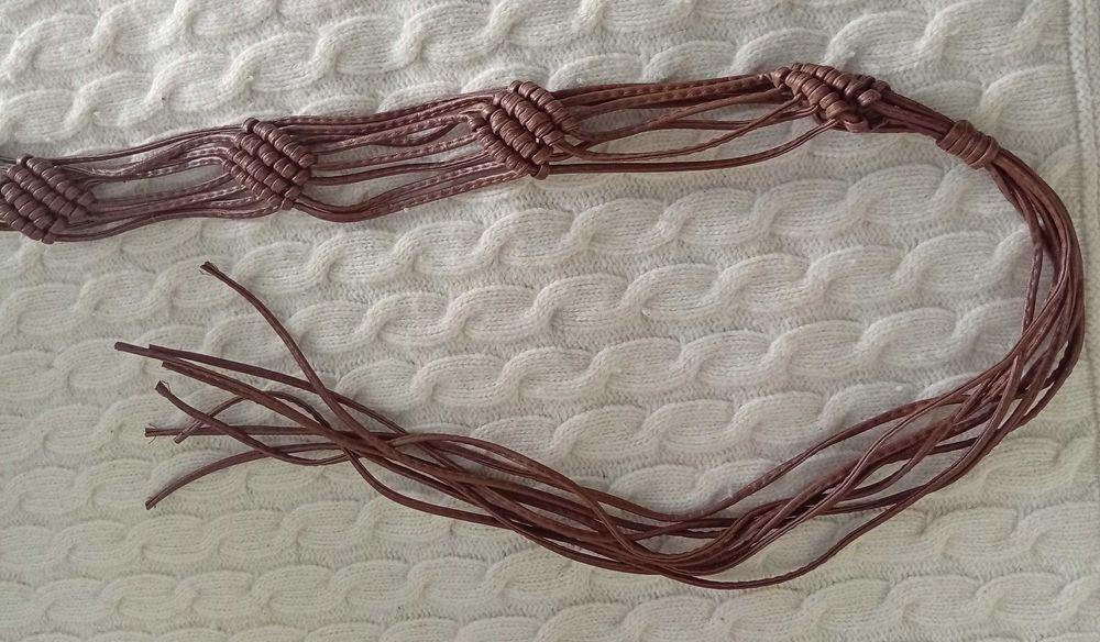 Cinto original, em pele castanha