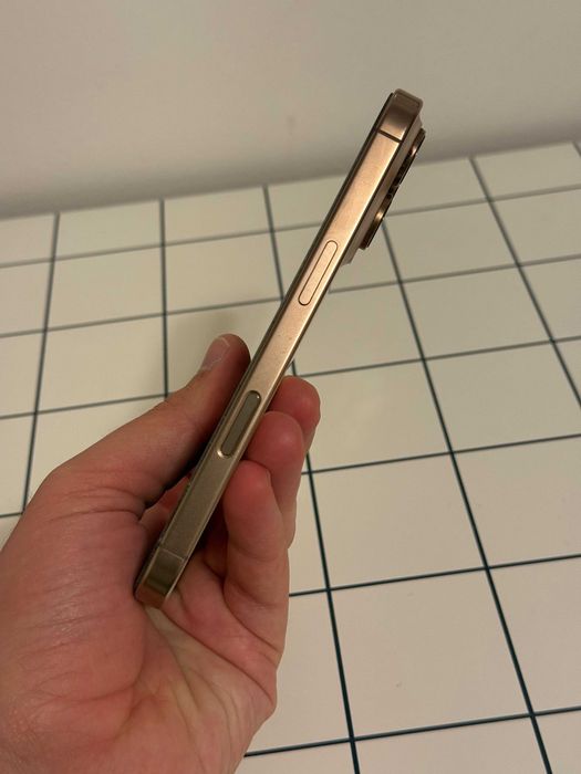 iPhone 16 Pro 256GB Titânio Deserto