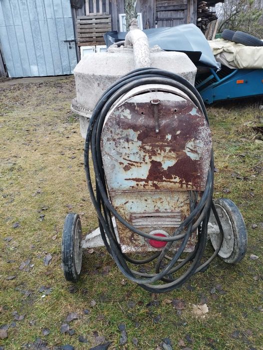 Betoniarka 250l, używana